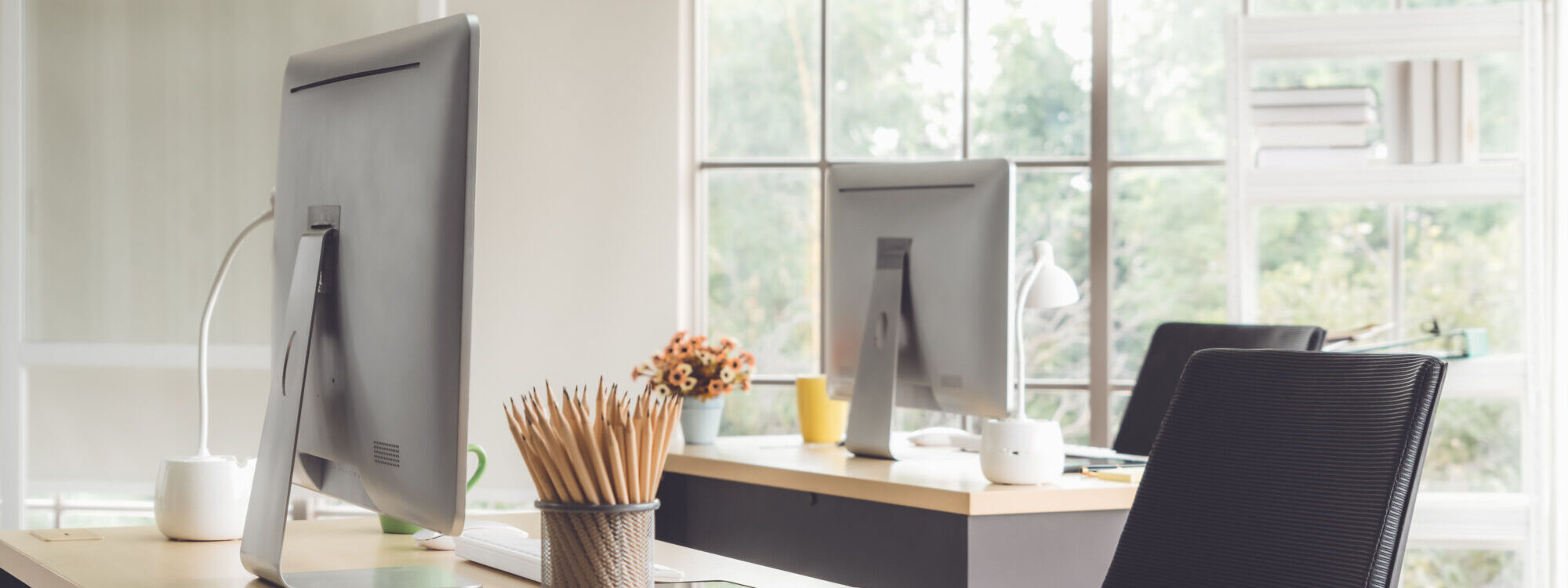 ADOBESTOCK_367338838 2000X750 | Atypik Immobilier Améliorer l’efficacité et le confort au travail : Optimisez l’aménagement de votre bureau Wittelsheim