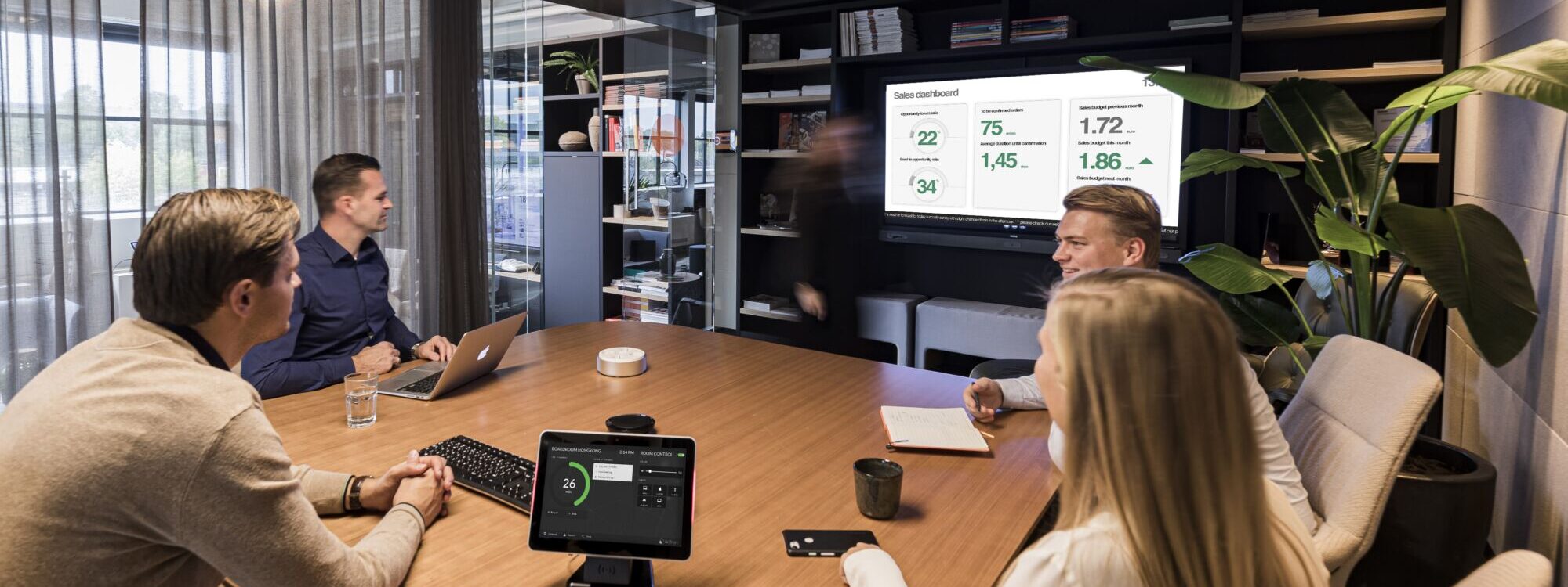 GOBRIGHT_086 BEW 2000X750 | Atypik Immobilier La technologie : un allié incontournable pour vos espaces de travail Colmar